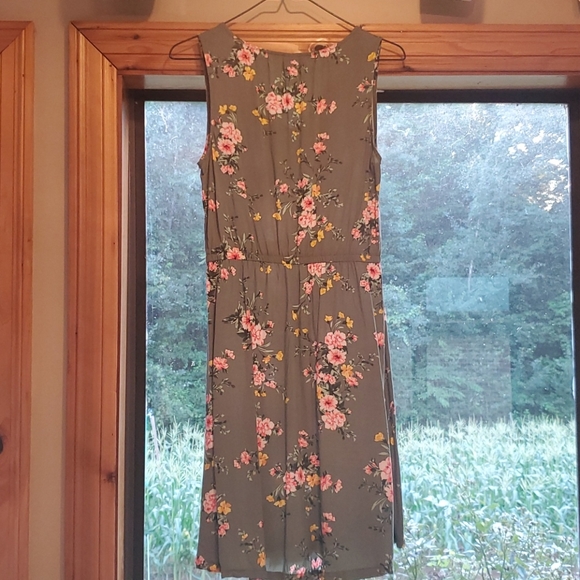 Old Navy Floral Dress medium - Picture 5 of 5